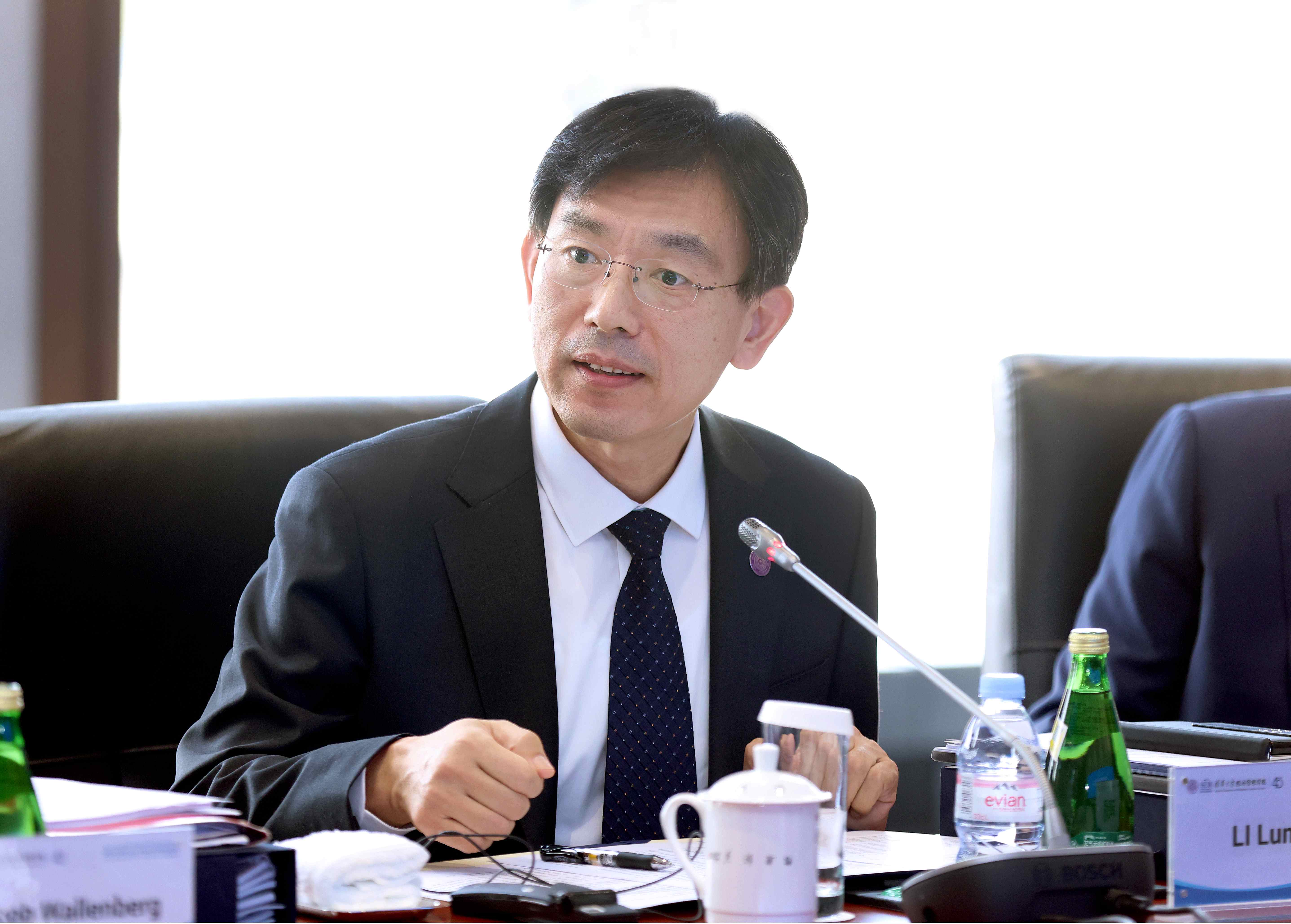 20241025-99久久久久久久无码|99精品久久99久久久久|亚洲国产成人精品无码一区二区|99久久久无码国产精品免费人妻经济管理学院顾问委员会2024年会议举行-新华社摄影 - 李路明致辞.jpg