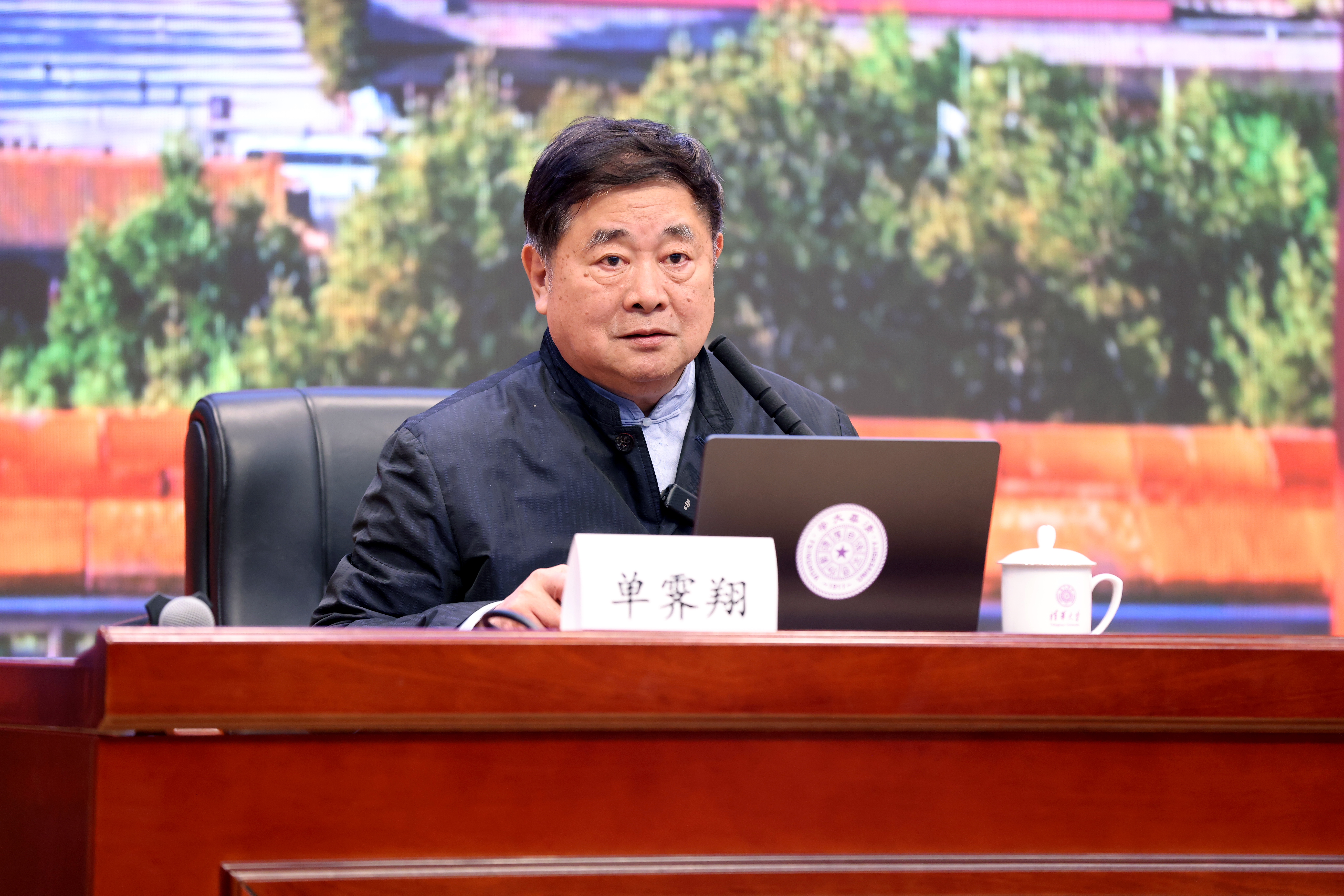 20260416-《十五次掌声！单霁翔在清华开讲》-博士生讲师团-单霁翔为师生开展理论讲座.JPG